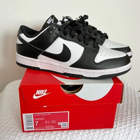 Nike Dunk Low, black and white, Panda, women’s size 7 - Picture 3 of 9